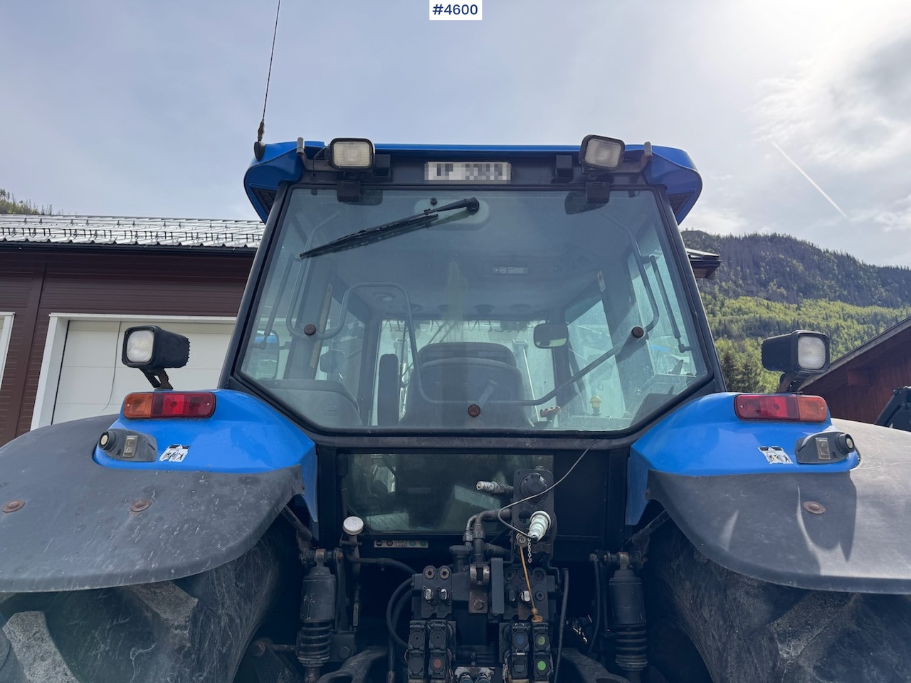 2005 New Holland TM190 w/front loader - Traktor: gambar 5 2005 New Holland TM190 w/front loader - Traktor: gambar 5