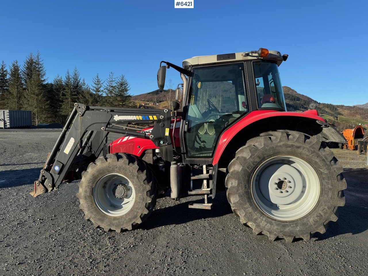 2009 Massey Ferguson 6455 Dyna-6 w/ front loader. - Traktor: gambar 1 2009 Massey Ferguson 6455 Dyna-6 w/ front loader. - Traktor: gambar 1