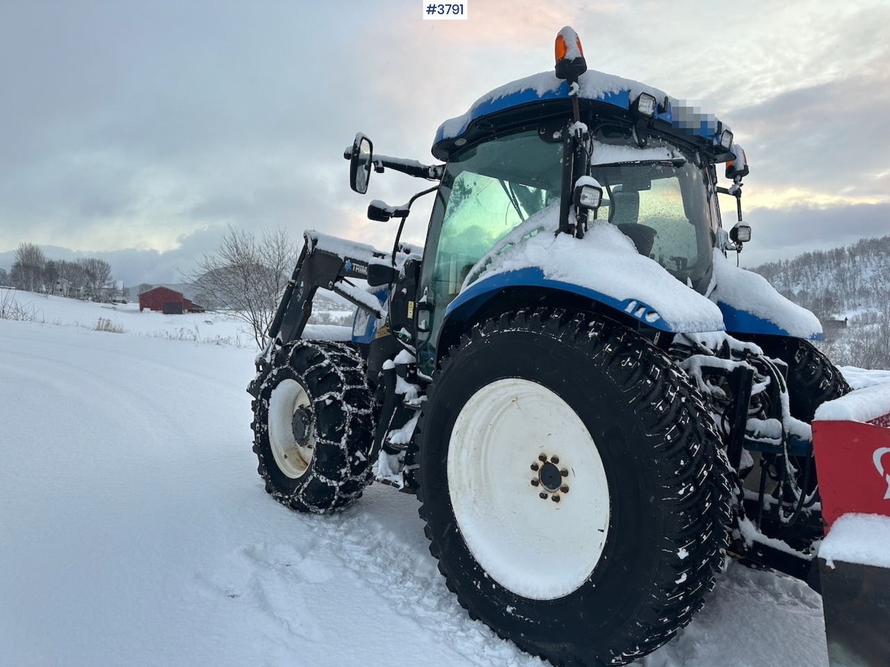 2010 New Holland T6040 4x4 plow rigged tractor w/ Trima +3.0p front loader, brand new chains, snow bucket and Westbjørn snow blower. WATCH VIDEO. - Traktor: gambar 5 2010 New Holland T6040 4x4 plow rigged tractor w/ Trima +3.0p front loader, brand new chains, snow bucket and Westbjørn snow blower. WATCH VIDEO. - Traktor: gambar 5