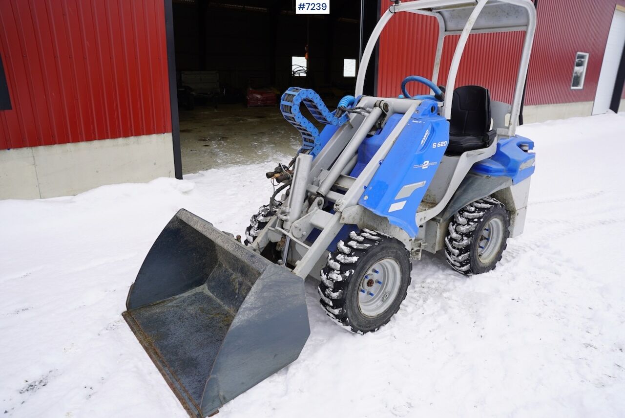 2011 Multione S620DT – Four-wheel drive mini loader - Wheel loader: gambar 1 2011 Multione S620DT – Four-wheel drive mini loader - Wheel loader: gambar 1