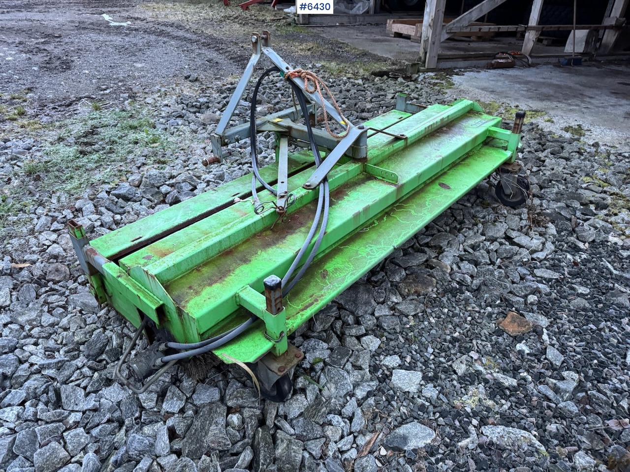 2012 Bemo 2300 with quick coupling. Price on request. - Sapu: gambar 1 2012 Bemo 2300 with quick coupling. Price on request. - Sapu: gambar 1