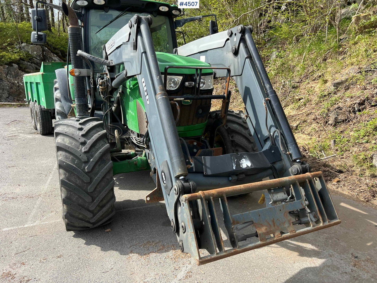 Traktor 2012 John Deere 6140R w/ front loader: gambar 8