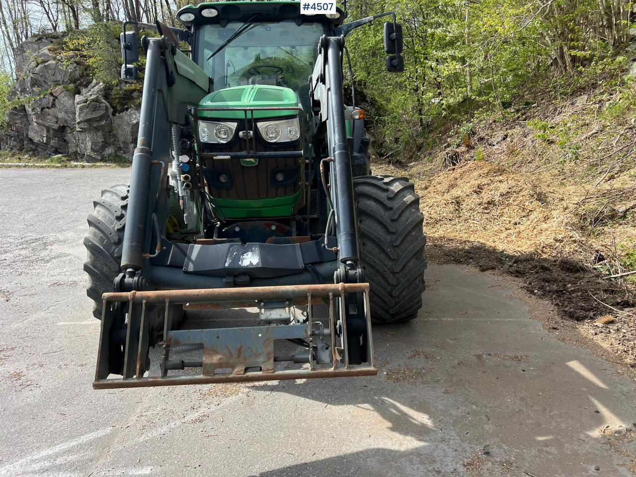 Traktor 2012 John Deere 6140R w/ front loader: gambar 12