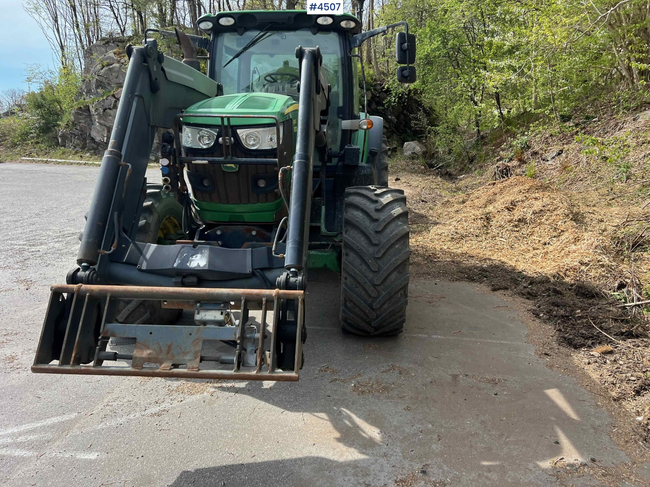 Traktor 2012 John Deere 6140R w/ front loader: gambar 11