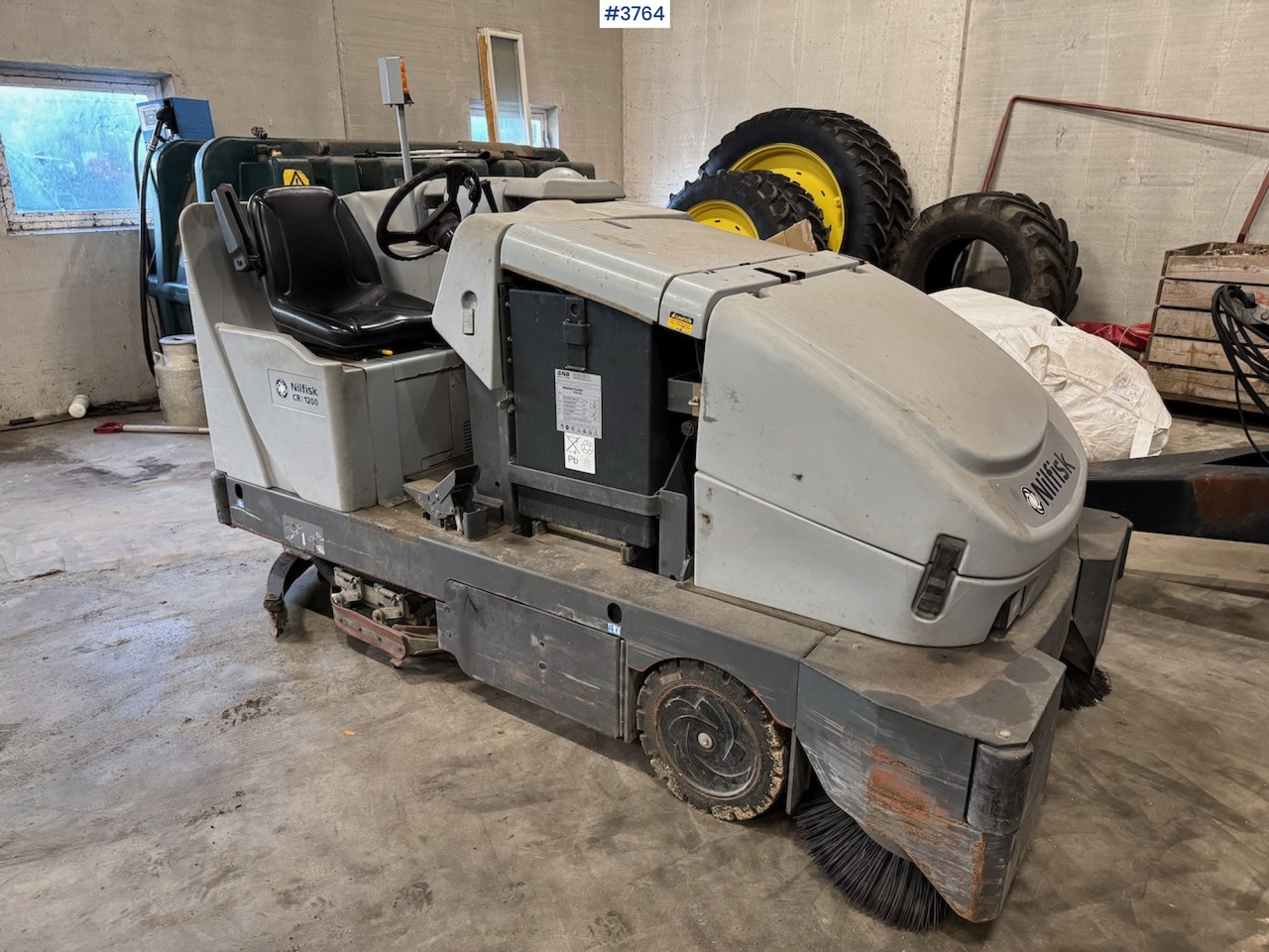 2012 Nilfisk CR 1200 broom and sweeper - Penyapu industri: gambar 2 2012 Nilfisk CR 1200 broom and sweeper - Penyapu industri: gambar 2