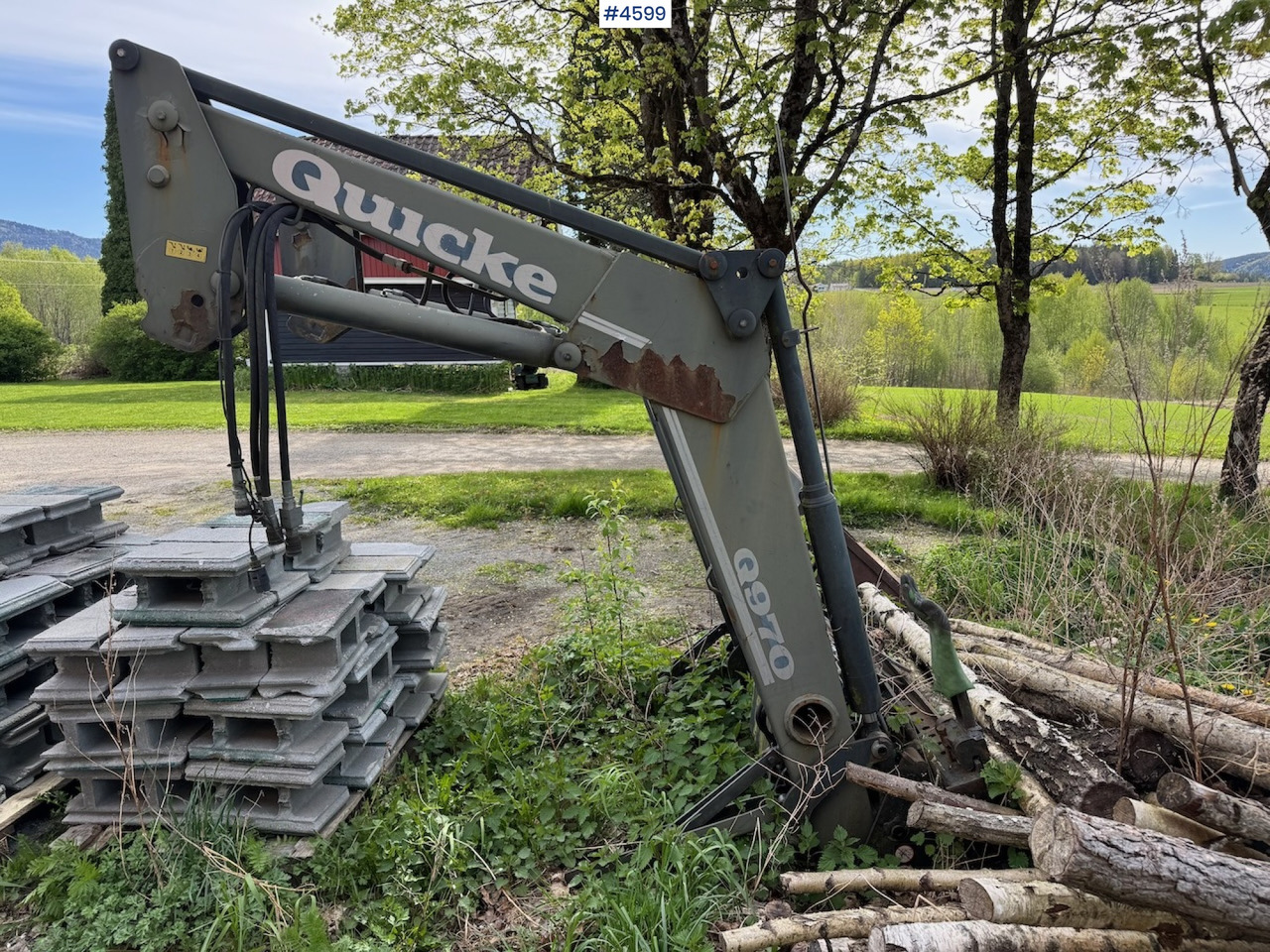 2012 Quicke Q970 w/ bucket and pallet fork. - Pemuat depan untuk traktor: gambar 4 2012 Quicke Q970 w/ bucket and pallet fork. - Pemuat depan untuk traktor: gambar 4