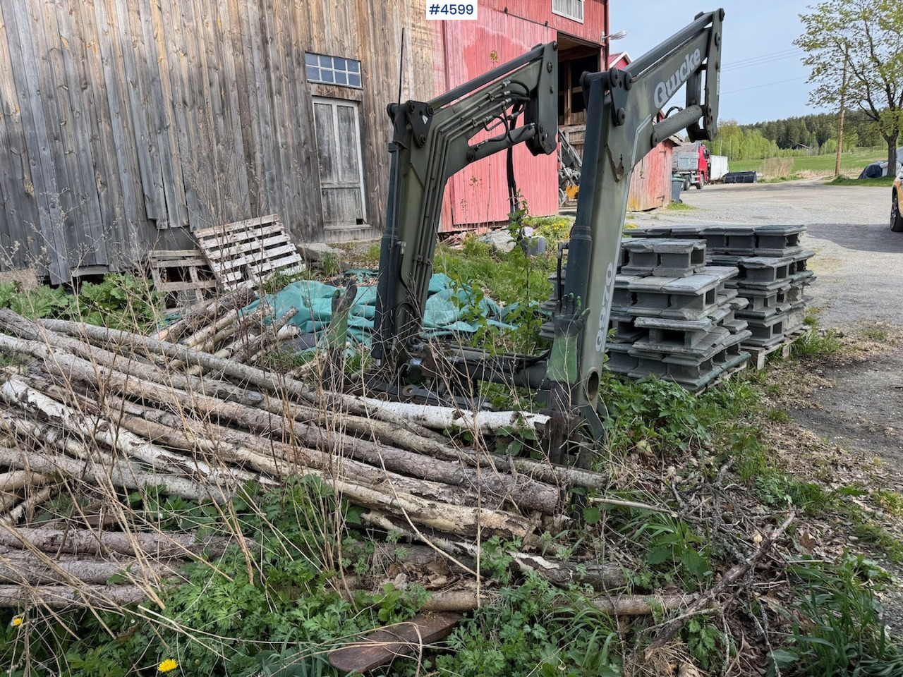 2012 Quicke Q970 w/ bucket and pallet fork. - Pemuat depan untuk traktor: gambar 2 2012 Quicke Q970 w/ bucket and pallet fork. - Pemuat depan untuk traktor: gambar 2