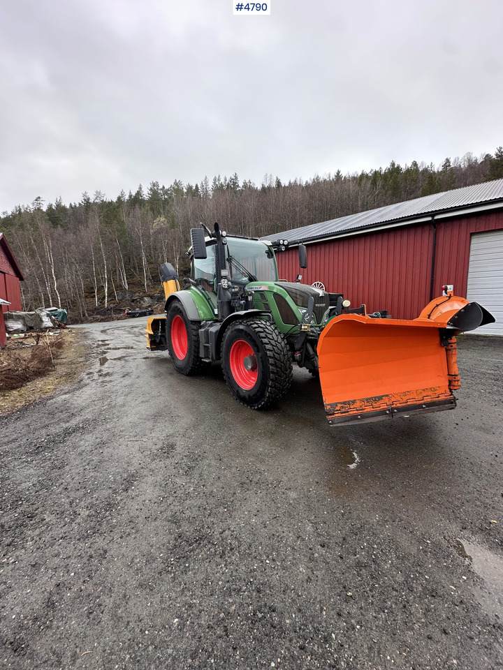 2014 Fendt 514 Vario 4x4 w/ front loader, folding plow, snow blower and sand spreader - Traktor: gambar 2 2014 Fendt 514 Vario 4x4 w/ front loader, folding plow, snow blower and sand spreader - Traktor: gambar 2