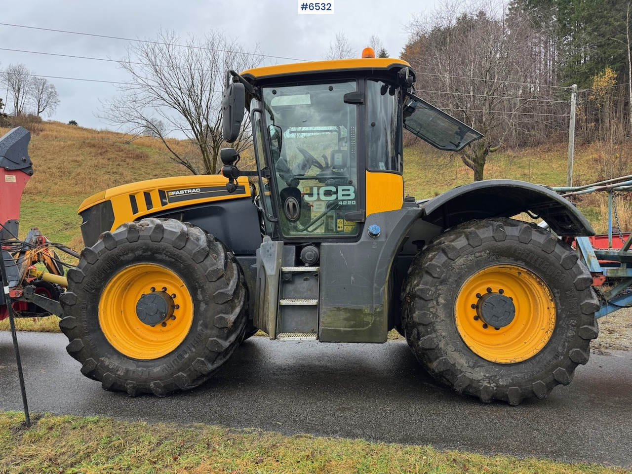 2015 JCB Fastrack 4220 w/ front hydraulics, front PTO and plow plate. Low hours! - Traktor: gambar 4 2015 JCB Fastrack 4220 w/ front hydraulics, front PTO and plow plate. Low hours! - Traktor: gambar 4
