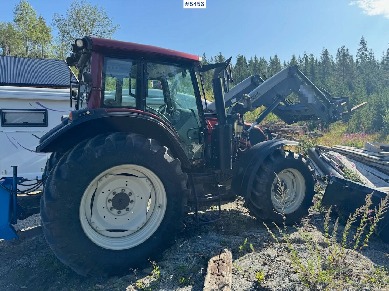 2015 Valtra N123 w/ front loader - Traktor: gambar 3 2015 Valtra N123 w/ front loader - Traktor: gambar 3