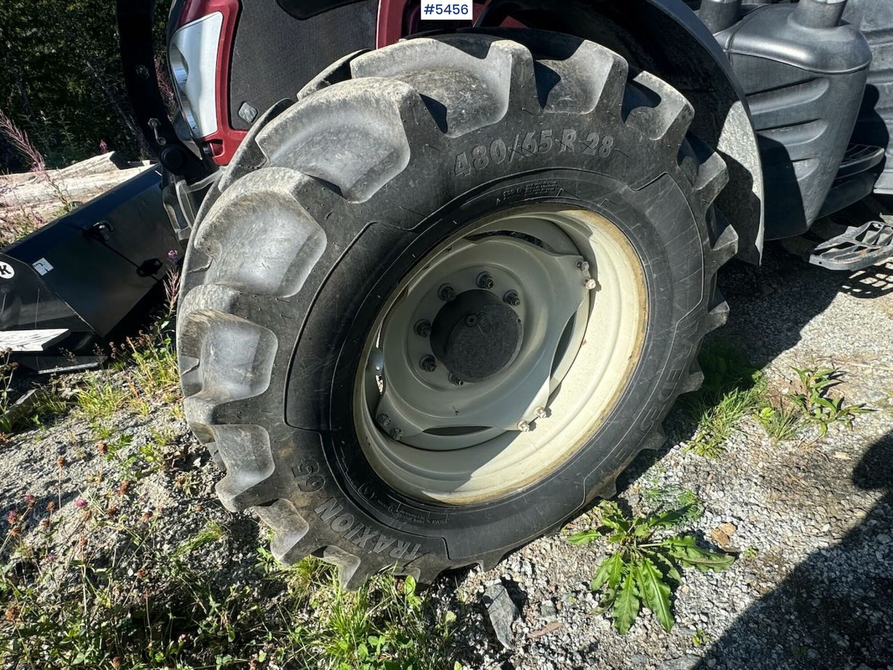 Leasing  2015 Valtra N123 w/ front loader 2015 Valtra N123 w/ front loader: gambar 12