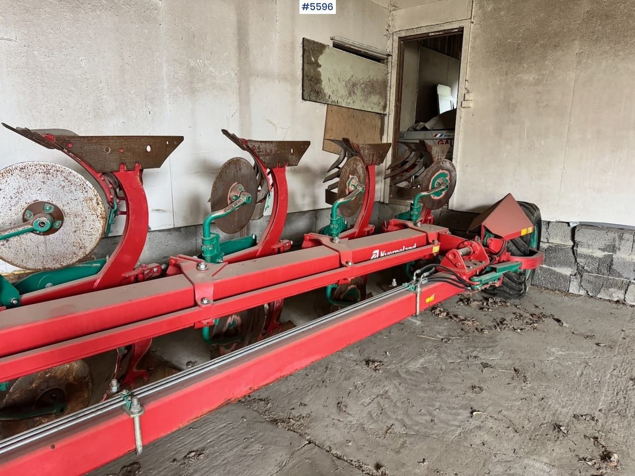 2017 Kverneland 7-Furrow Reversible Plow - Mesin pengolahan tanah: gambar 4 2017 Kverneland 7-Furrow Reversible Plow - Mesin pengolahan tanah: gambar 4