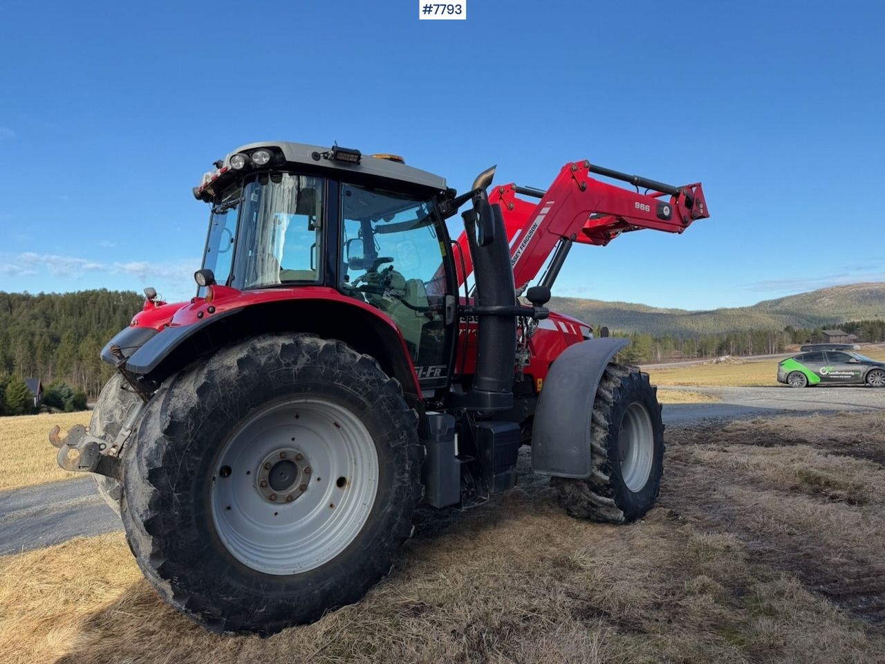 2017 Massey-Fergusson 7718 Dyna 4x4 w/front loader - Traktor: gambar 3 2017 Massey-Fergusson 7718 Dyna 4x4 w/front loader - Traktor: gambar 3