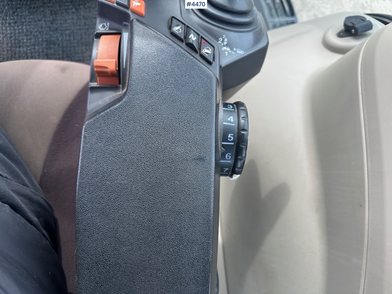 Traktor 2018 Massey Ferguson MF5713 S w/ 2020 Dalen snow blower: gambar 20 Traktor 2018 Massey Ferguson MF5713 S w/ 2020 Dalen snow blower: gambar 20