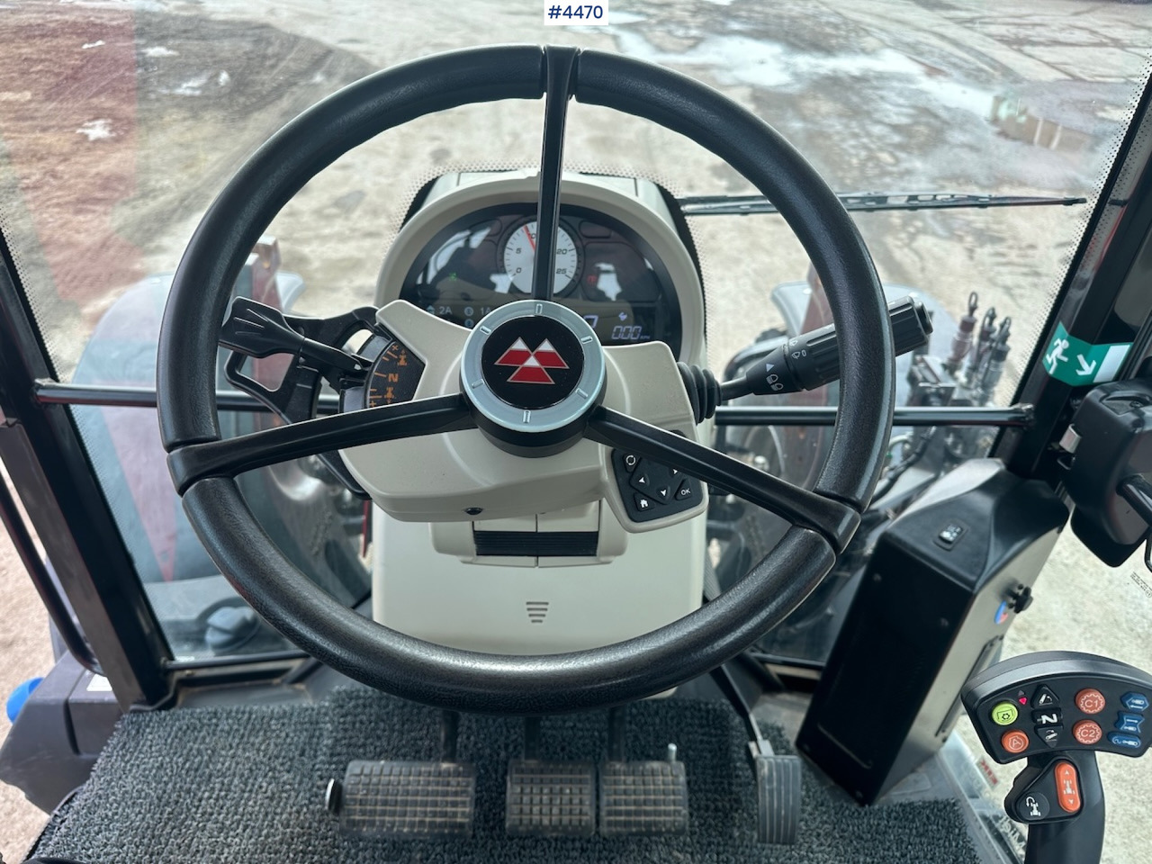 Traktor 2018 Massey Ferguson MF5713 S w/ 2020 Dalen snow blower: gambar 14 Traktor 2018 Massey Ferguson MF5713 S w/ 2020 Dalen snow blower: gambar 14