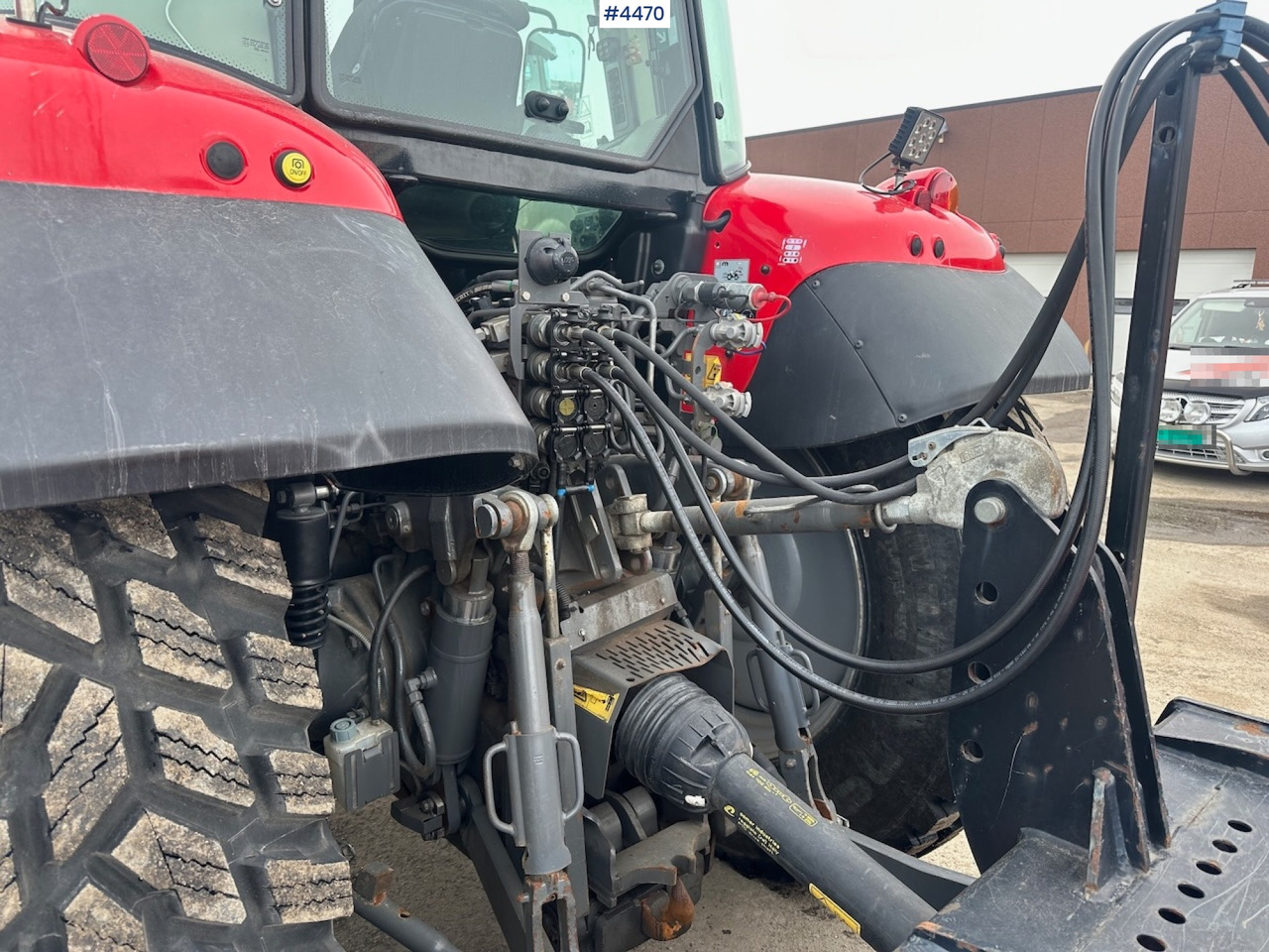 Traktor 2018 Massey Ferguson MF5713 S w/ 2020 Dalen snow blower: gambar 11 Traktor 2018 Massey Ferguson MF5713 S w/ 2020 Dalen snow blower: gambar 11