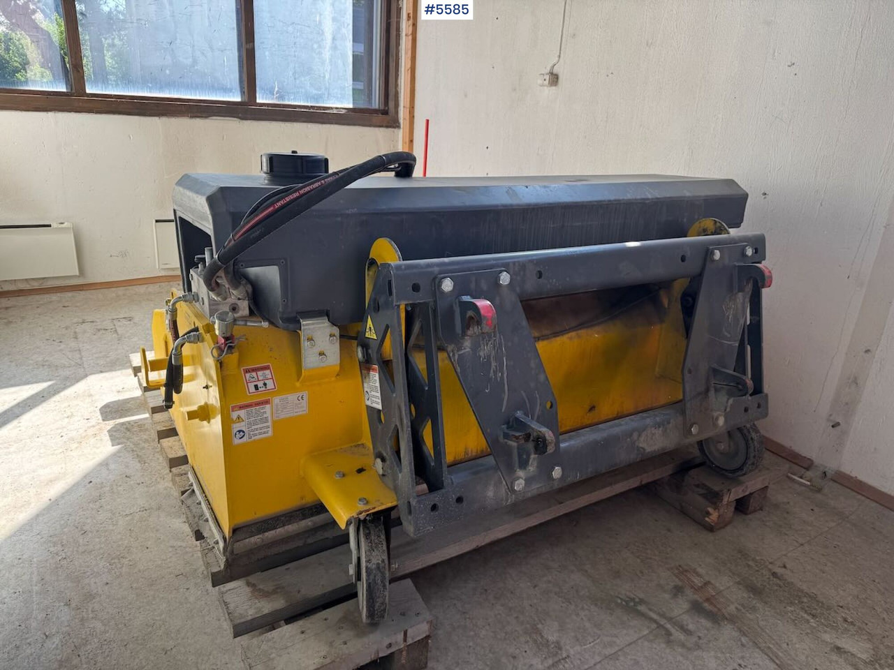 2019 Vama EHK A 2000 sweeper with collector - Sapu: gambar 2 2019 Vama EHK A 2000 sweeper with collector - Sapu: gambar 2