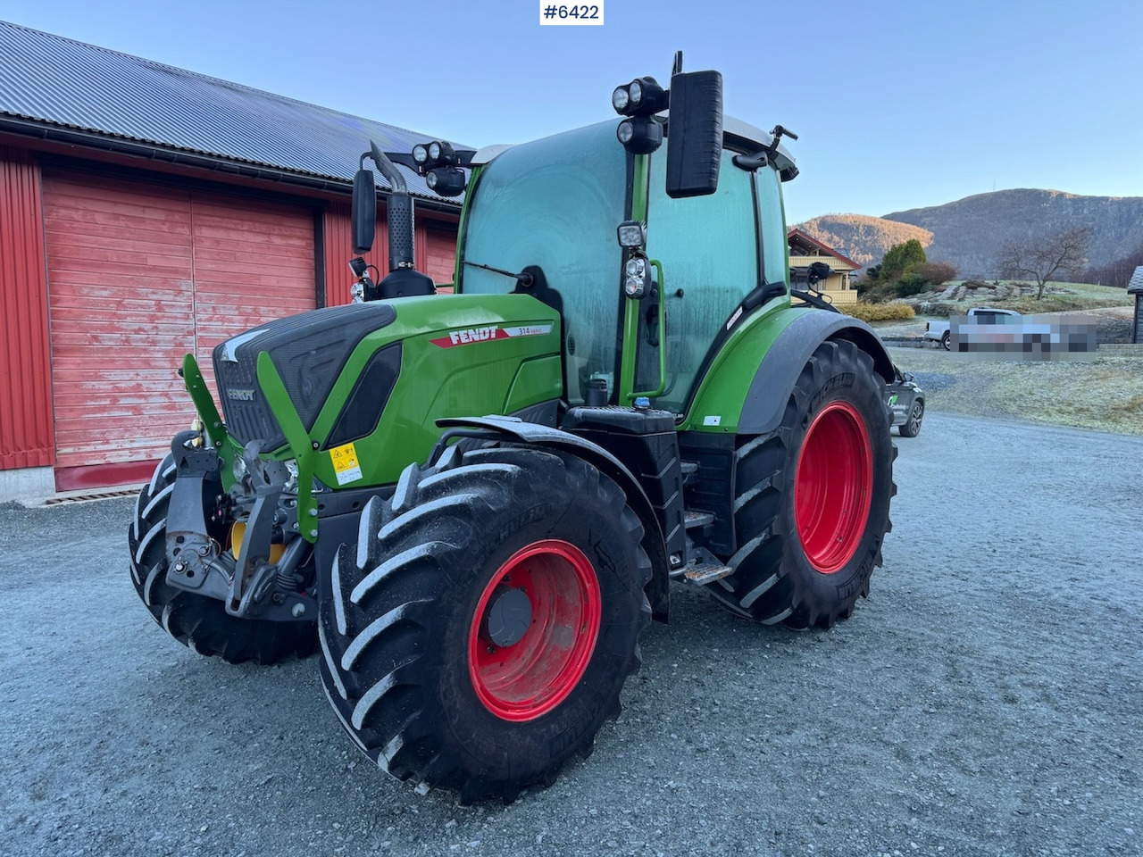 2021 Fendt 314 Vario Profi Plus w/ front hydraulics and front PTO. Low hours! - Traktor: gambar 1 2021 Fendt 314 Vario Profi Plus w/ front hydraulics and front PTO. Low hours! - Traktor: gambar 1
