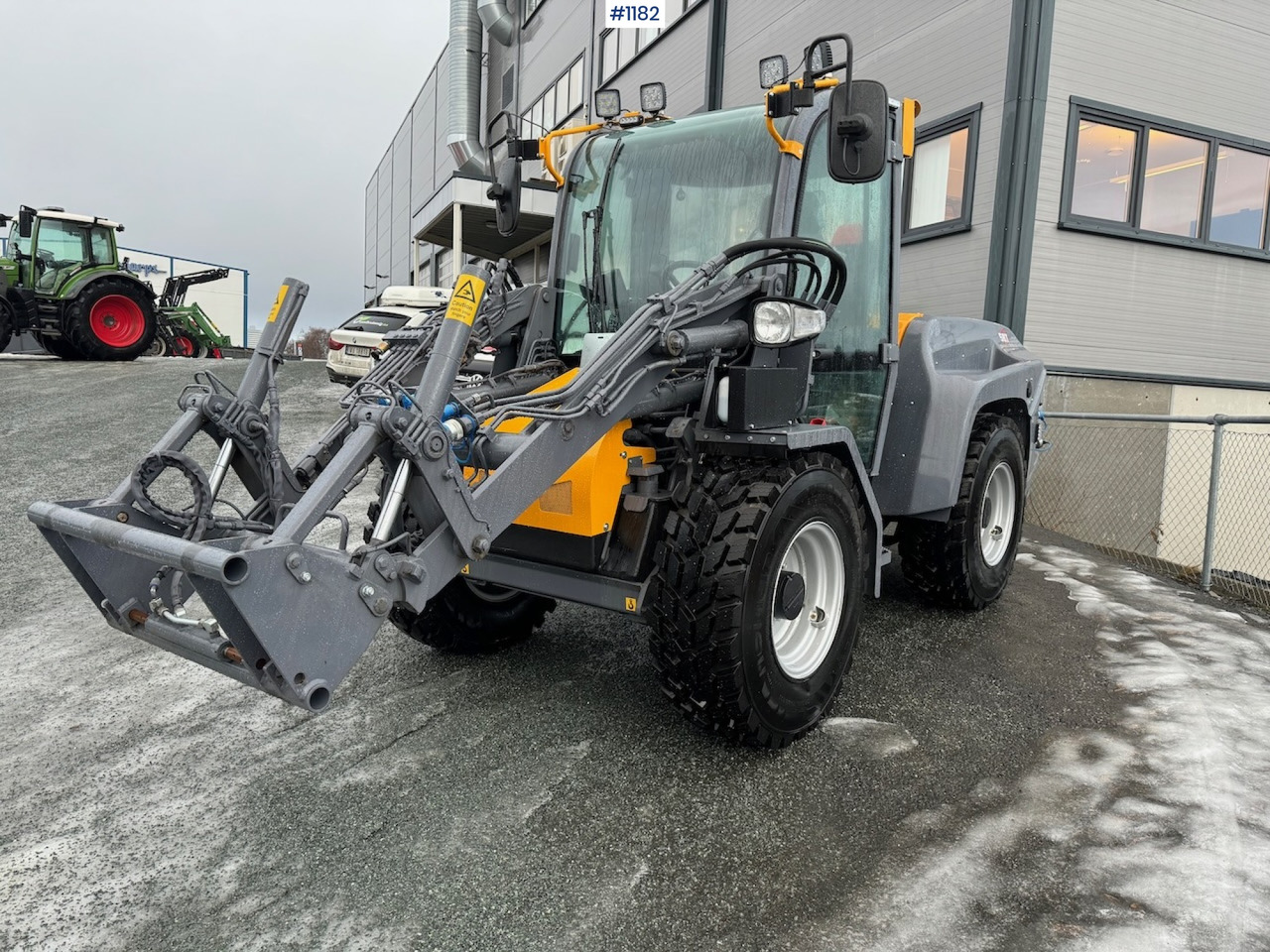 2023 LM Trac 587, DEMO, LIKE NEW! - Pemuat ringkas: gambar 3 2023 LM Trac 587, DEMO, LIKE NEW! - Pemuat ringkas: gambar 3