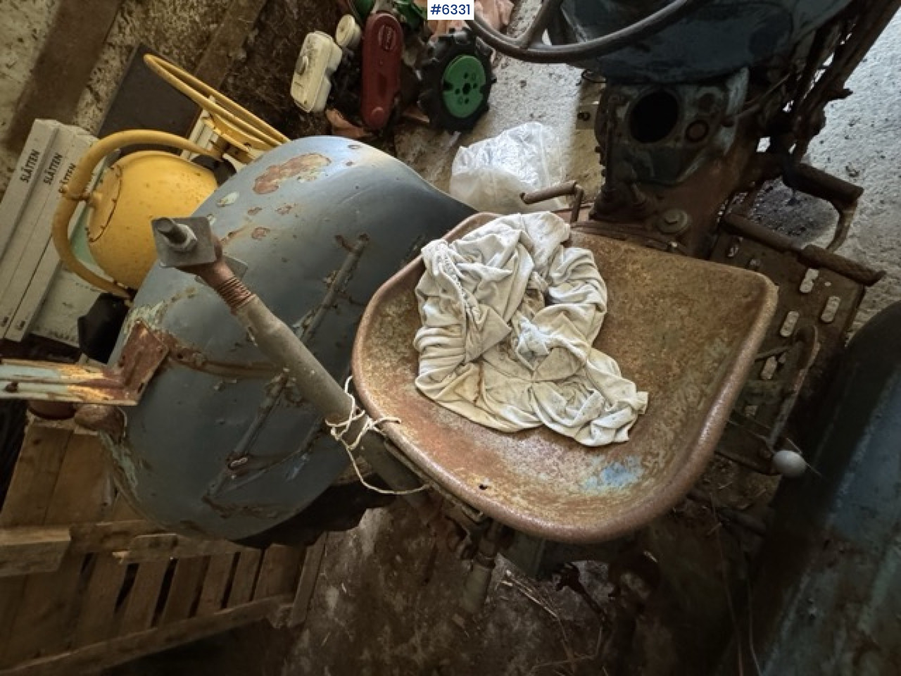 Leasing 962 Fordson Dexta ‘Gråtass’ tractor 962 Fordson Dexta ‘Gråtass’ tractor: gambar 8 Leasing 962 Fordson Dexta ‘Gråtass’ tractor 962 Fordson Dexta ‘Gråtass’ tractor: gambar 8