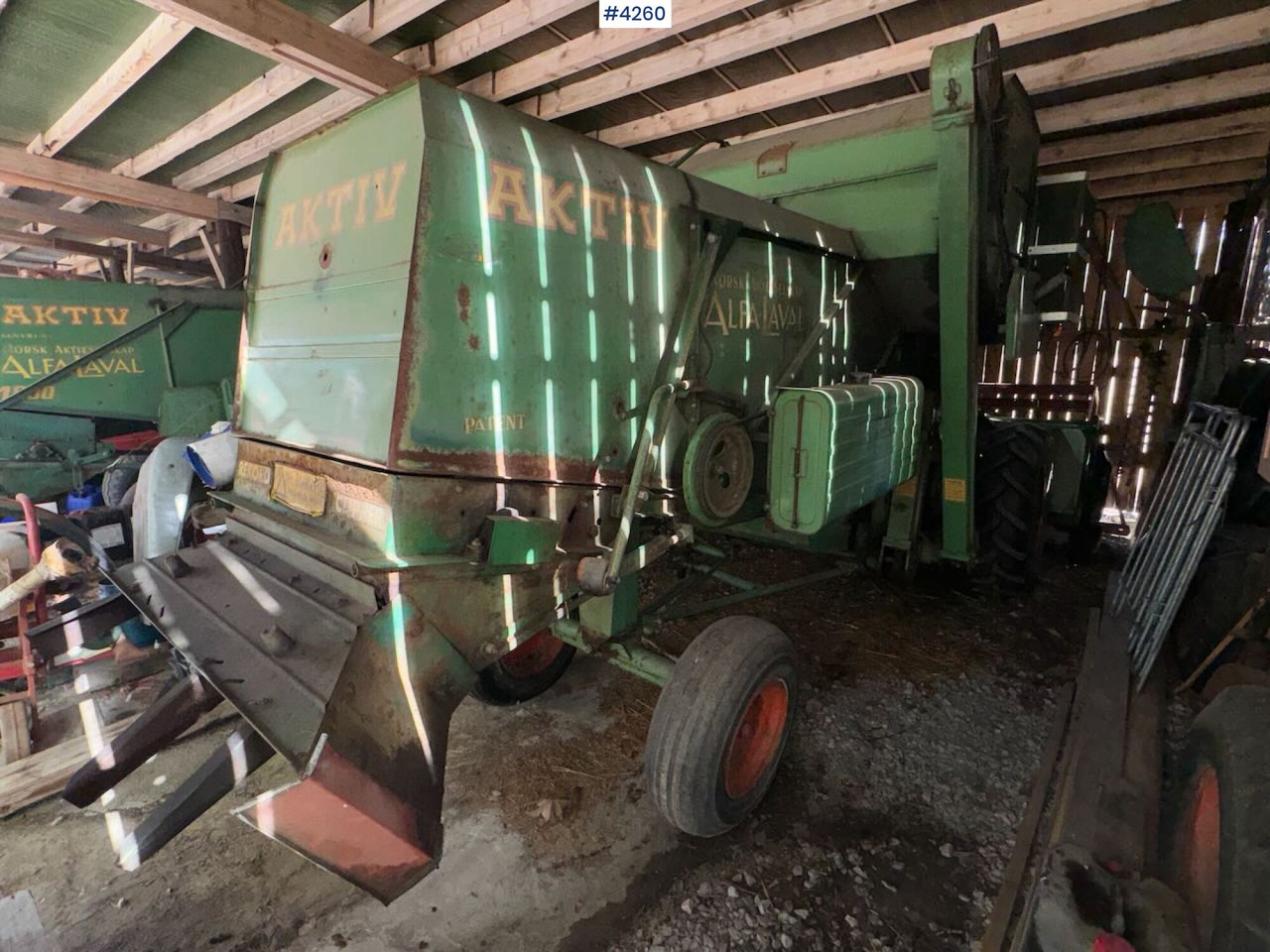 Aktiv 800 Tresker - Pemanen gabungan: gambar 1 Aktiv 800 Tresker - Pemanen gabungan: gambar 1