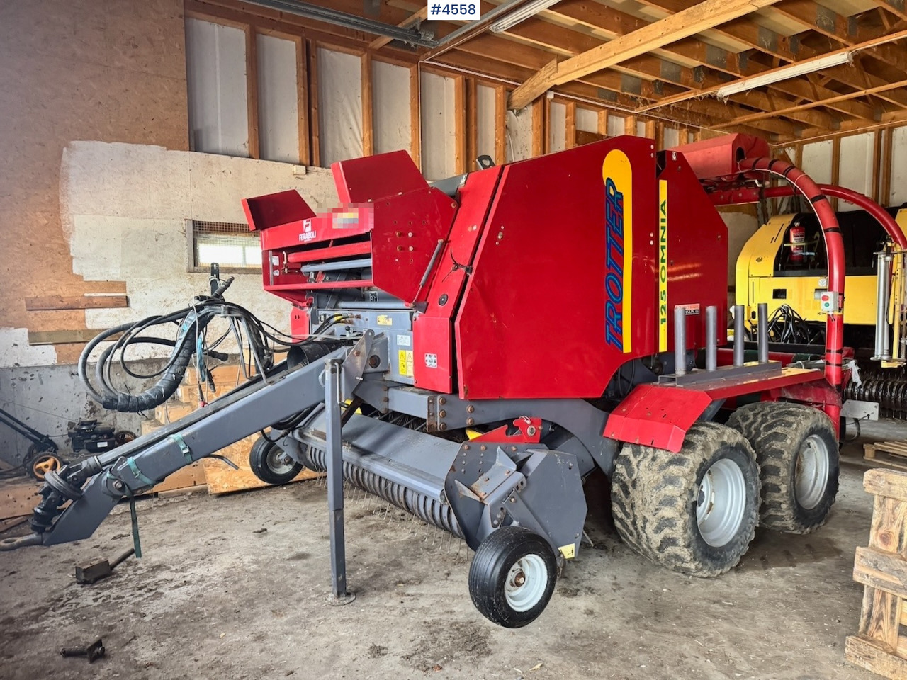 Approx. 2010 FeraBoli Omnia 125 Round Baler - Peralatan untuk pembuatan jerami: gambar 1 Approx. 2010 FeraBoli Omnia 125 Round Baler - Peralatan untuk pembuatan jerami: gambar 1