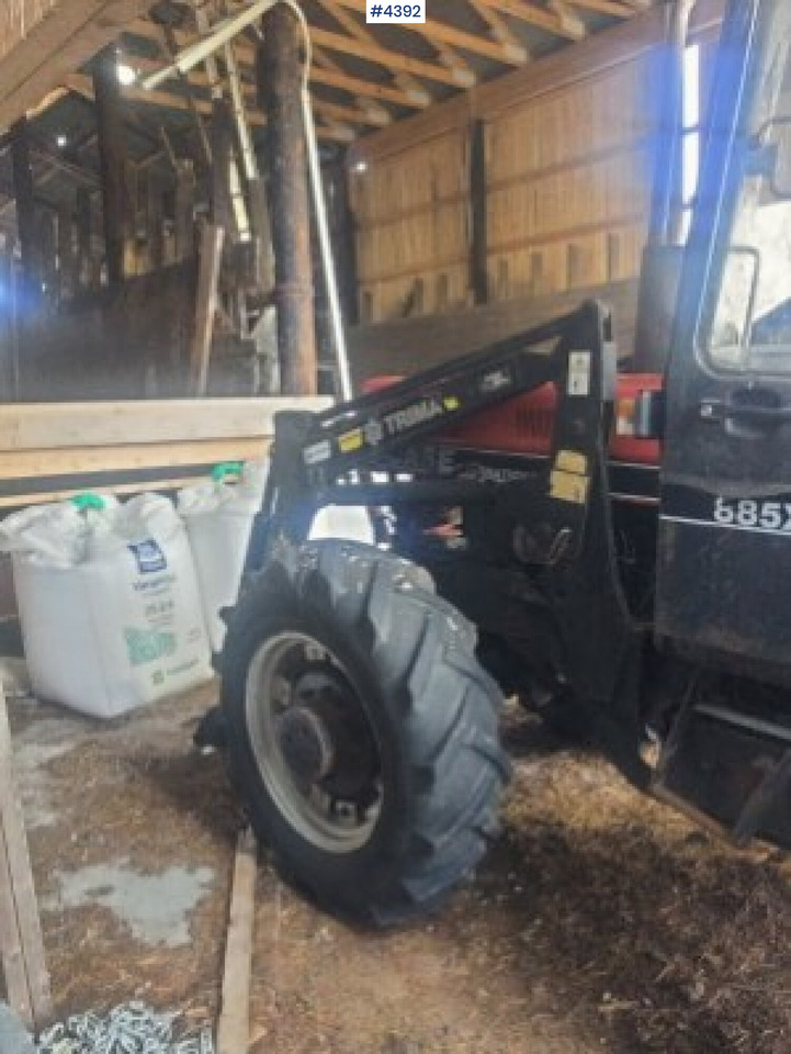 Case International 885XL 4x4 with trima loader - Traktor: gambar 4 Case International 885XL 4x4 with trima loader - Traktor: gambar 4