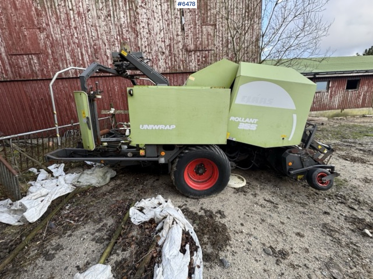 Claas Rollant 255 Uniwrap – 2010 model Condition: Repair project / for parts - Peralatan untuk pembuatan jerami: gambar 4 Claas Rollant 255 Uniwrap – 2010 model Condition: Repair project / for parts - Peralatan untuk pembuatan jerami: gambar 4