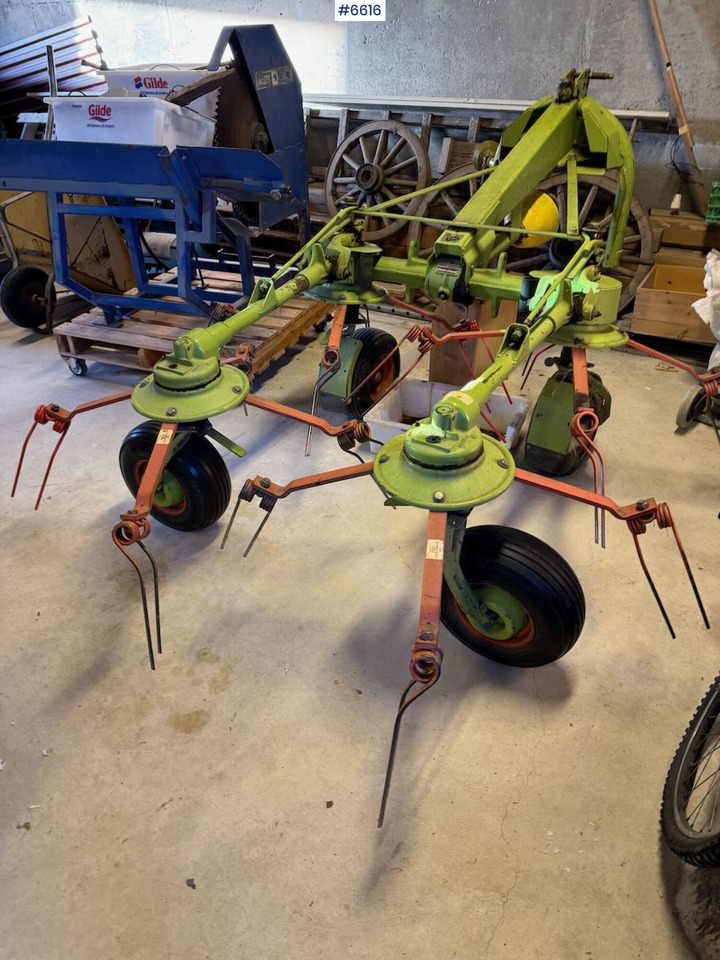 Claas WAS 360 Spreader disc - Peralatan untuk pembuatan jerami: gambar 4 Claas WAS 360 Spreader disc - Peralatan untuk pembuatan jerami: gambar 4