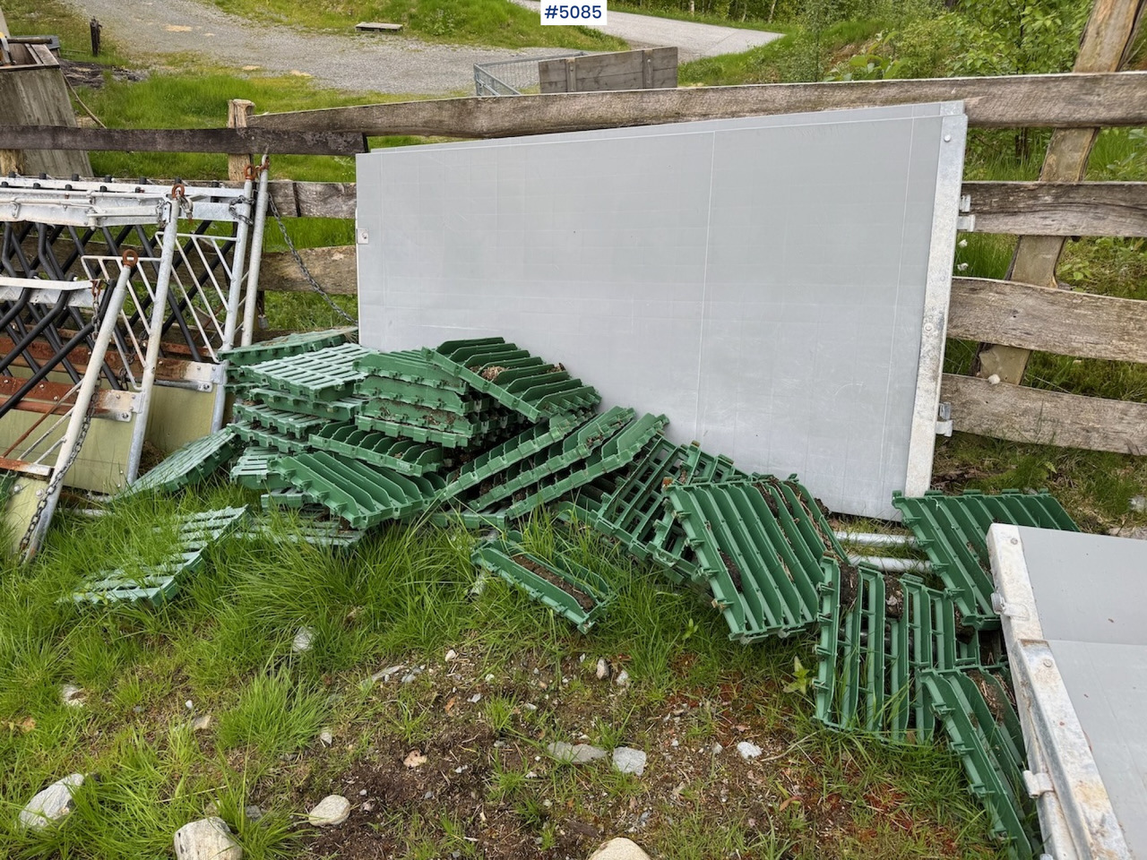 Iceland's Front Fence Barn Systems - Membangun inventaris: gambar 4 Iceland's Front Fence Barn Systems - Membangun inventaris: gambar 4