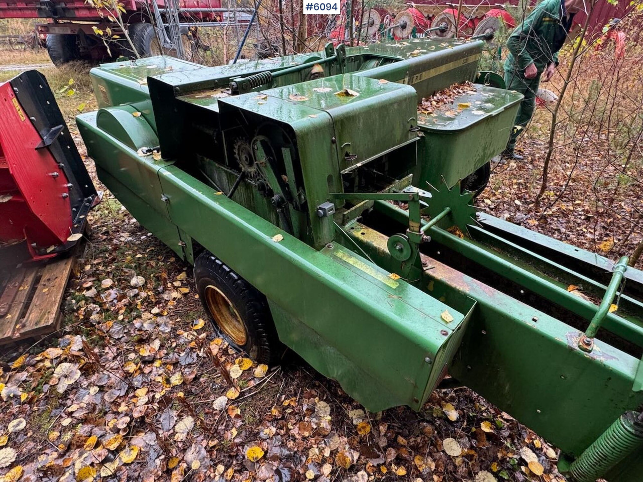 John Deere 332 - Peralatan untuk pembuatan jerami: gambar 3 John Deere 332 - Peralatan untuk pembuatan jerami: gambar 3