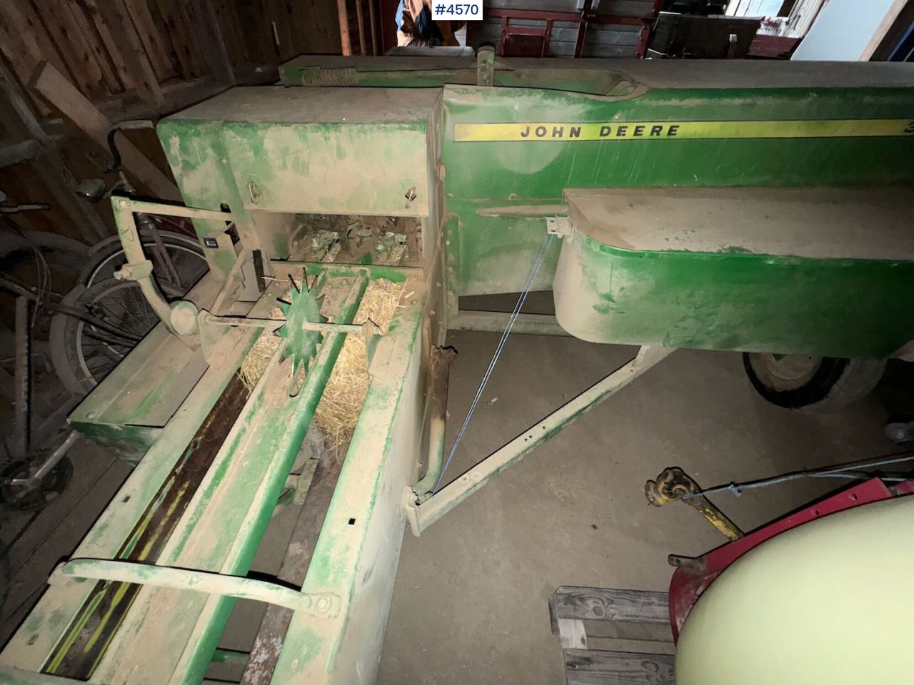 John Deere 332A Square baler - Peralatan untuk pembuatan jerami: gambar 2 John Deere 332A Square baler - Peralatan untuk pembuatan jerami: gambar 2