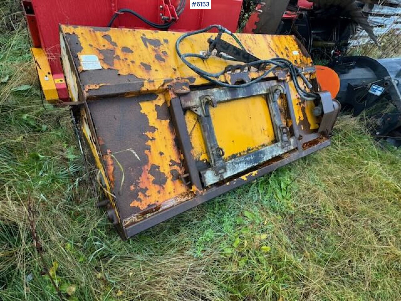 2012 Dalen 2034 sand spreader - Kendaraan Kota/ Khusus: gambar 5 2012 Dalen 2034 sand spreader - Kendaraan Kota/ Khusus: gambar 5