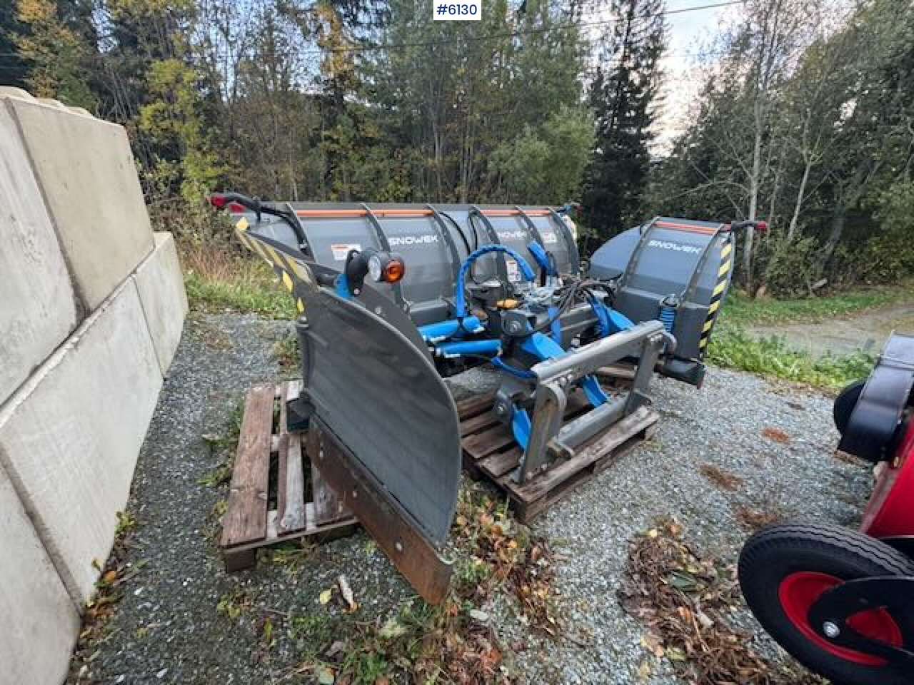 2023 Snowek U420 U-plow w/ remote control! - Kendaraan Kota/ Khusus: gambar 1 2023 Snowek U420 U-plow w/ remote control! - Kendaraan Kota/ Khusus: gambar 1