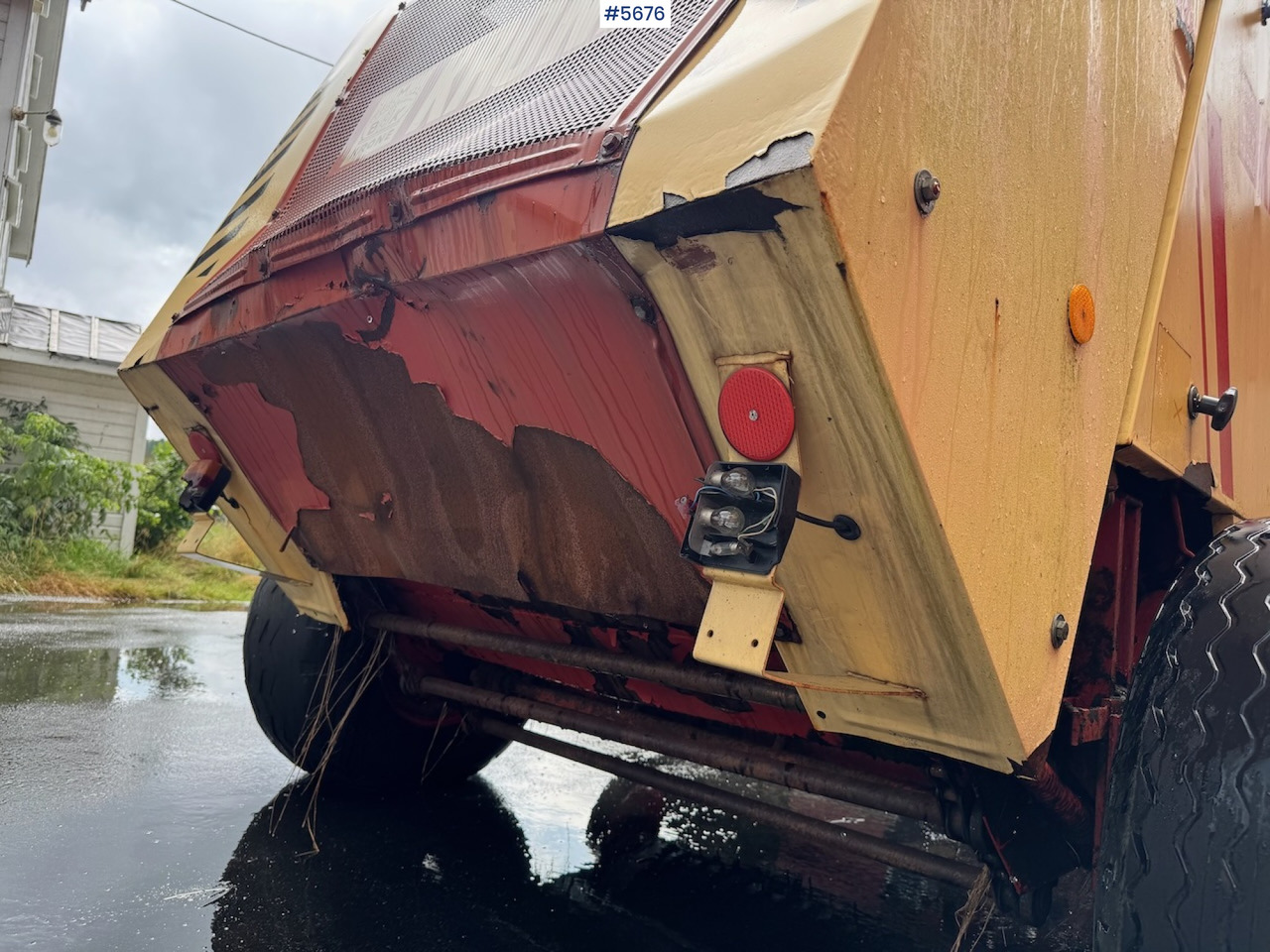 Krone KR 125 Round Baler - Peralatan untuk pembuatan jerami: gambar 4 Krone KR 125 Round Baler - Peralatan untuk pembuatan jerami: gambar 4
