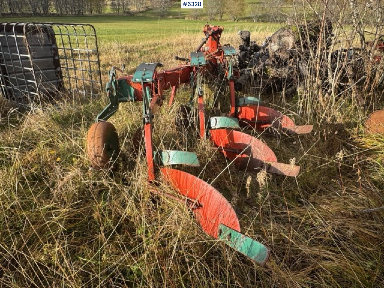 Kverneland 3-furrow plough - Mesin pengolahan tanah: gambar 3 Kverneland 3-furrow plough - Mesin pengolahan tanah: gambar 3