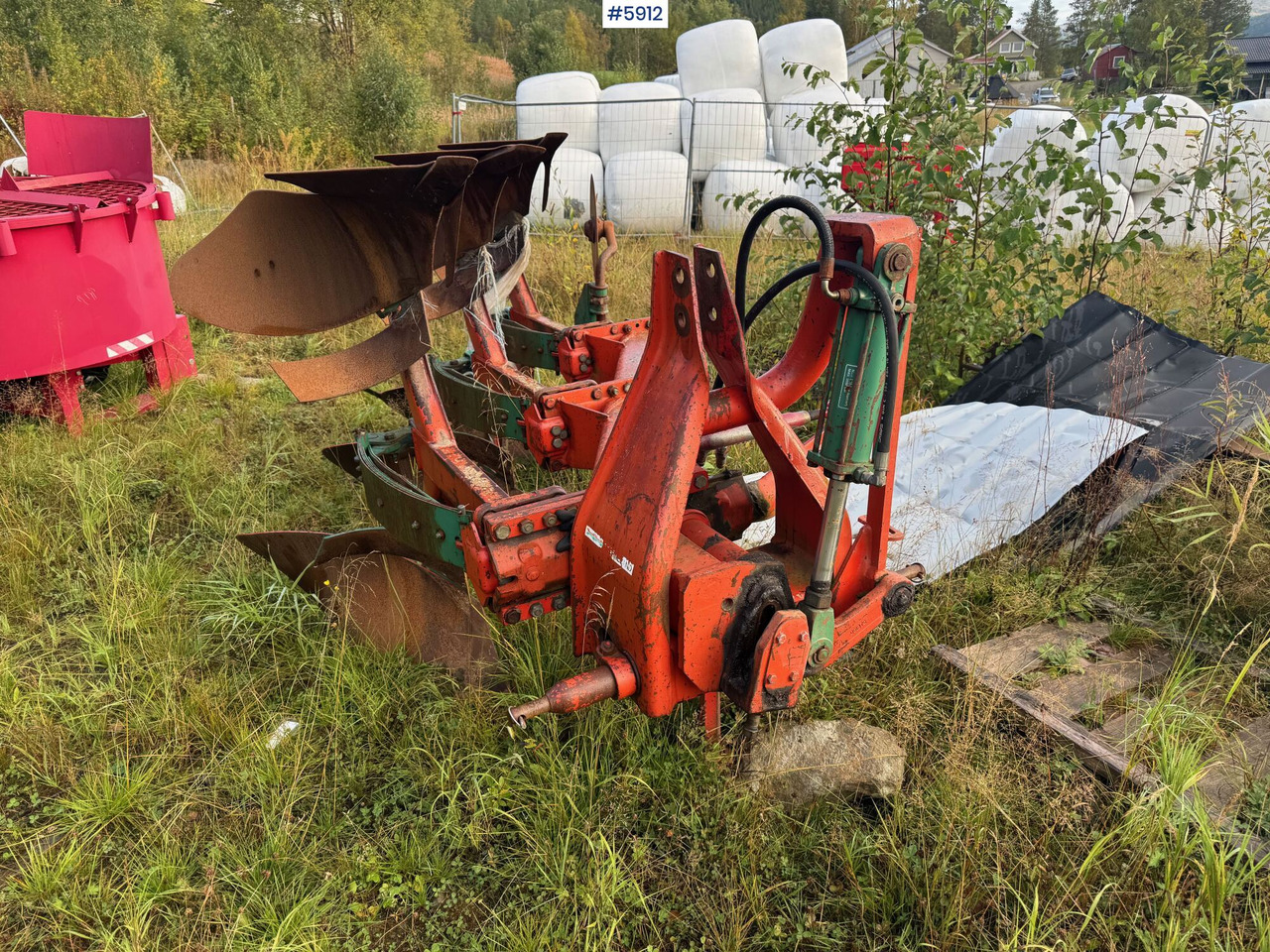 Kverneland 3-furrow reversible plough - Mesin pengolahan tanah: gambar 4 Kverneland 3-furrow reversible plough - Mesin pengolahan tanah: gambar 4