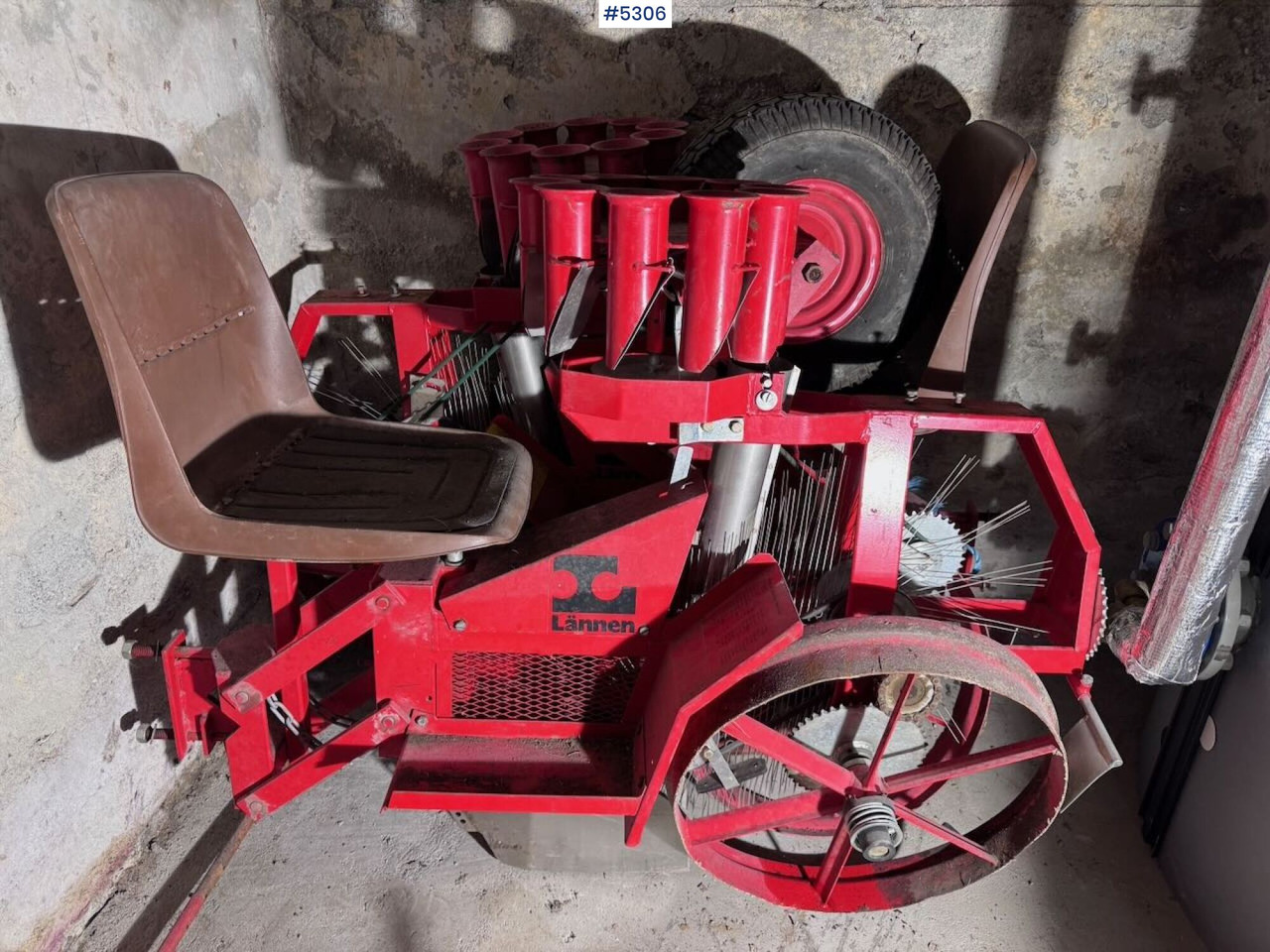 Lannen og Nibex Planting Machines - Mesin pengolahan tanah: gambar 1 Lannen og Nibex Planting Machines - Mesin pengolahan tanah: gambar 1