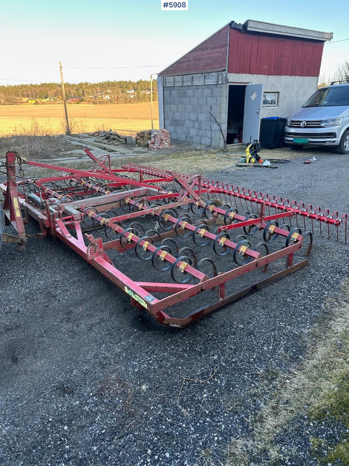 Väderstad Cultivator 4.6 m - Mesin pengolahan tanah: gambar 2 Väderstad Cultivator 4.6 m - Mesin pengolahan tanah: gambar 2
