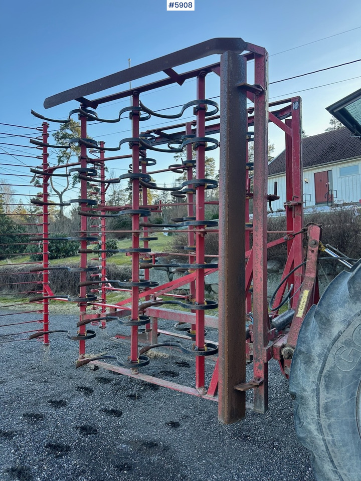 Väderstad Cultivator 4.6 m - Mesin pengolahan tanah: gambar 5 Väderstad Cultivator 4.6 m - Mesin pengolahan tanah: gambar 5