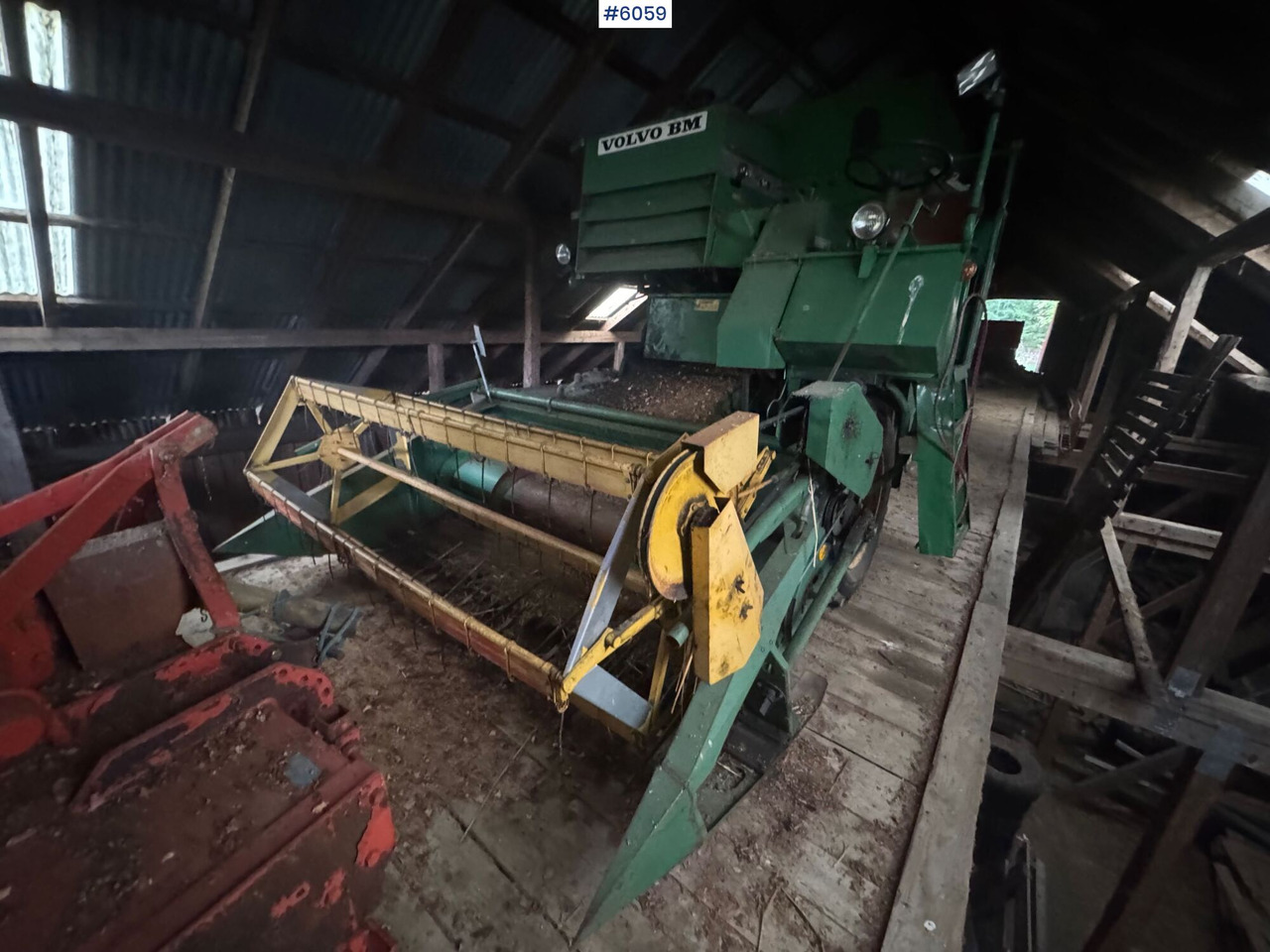 Volvo BM Aktiv 800 combine harvester - Pemanen gabungan: gambar 1 Volvo BM Aktiv 800 combine harvester - Pemanen gabungan: gambar 1