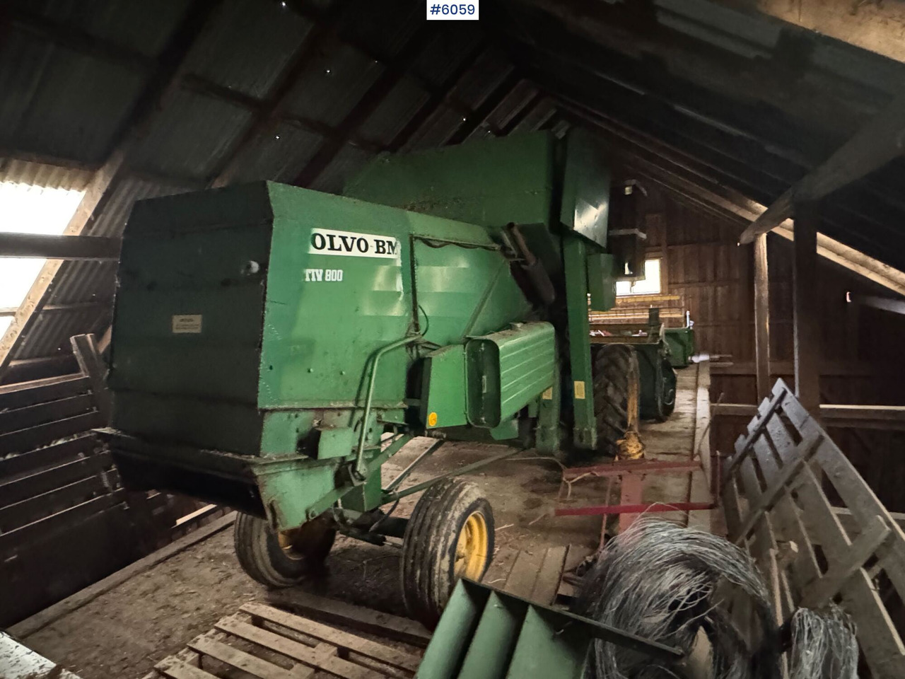 Volvo BM Aktiv 800 combine harvester - Pemanen gabungan: gambar 5 Volvo BM Aktiv 800 combine harvester - Pemanen gabungan: gambar 5