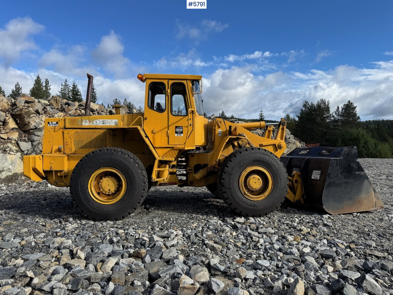 Volvo LM 1240 w/ bucket and pallet forks with claw. - Wheel loader: gambar 5 Volvo LM 1240 w/ bucket and pallet forks with claw. - Wheel loader: gambar 5