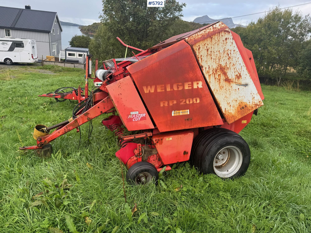 Peralatan untuk pembuatan jerami Welger RP 200 Mastercut round baler. Partially repaired object.: gambar 13 Peralatan untuk pembuatan jerami Welger RP 200 Mastercut round baler. Partially repaired object.: gambar 13