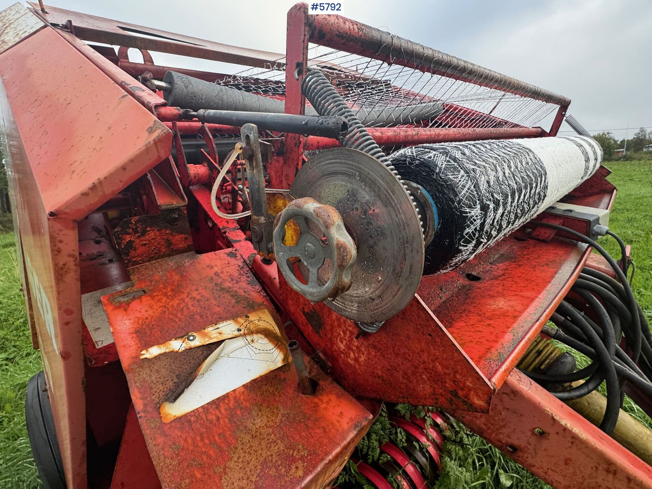 Peralatan untuk pembuatan jerami Welger RP 200 Mastercut round baler. Partially repaired object.: gambar 19 Peralatan untuk pembuatan jerami Welger RP 200 Mastercut round baler. Partially repaired object.: gambar 19