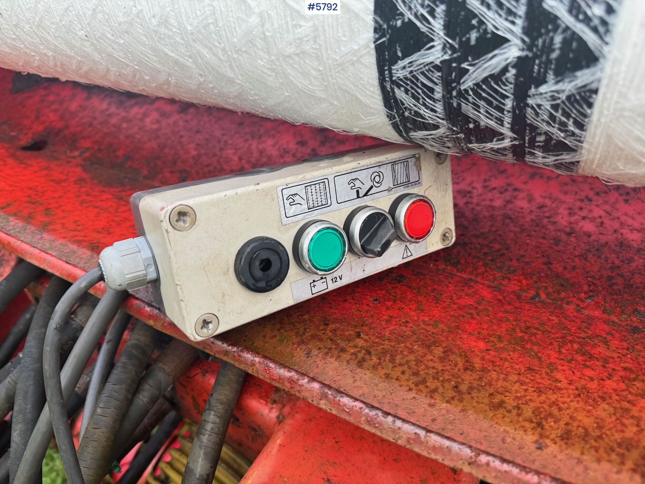 Peralatan untuk pembuatan jerami Welger RP 200 Mastercut round baler. Partially repaired object.: gambar 10 Peralatan untuk pembuatan jerami Welger RP 200 Mastercut round baler. Partially repaired object.: gambar 10