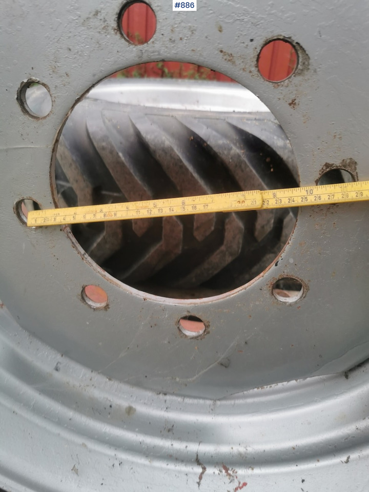 Roda untuk Peralatan pertanian Wheel set on Deutz-Fahr 3.60: gambar 13