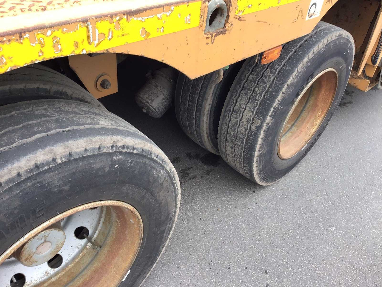 Semi-trailer low bed nooteboom EURO-66-03: gambar 27