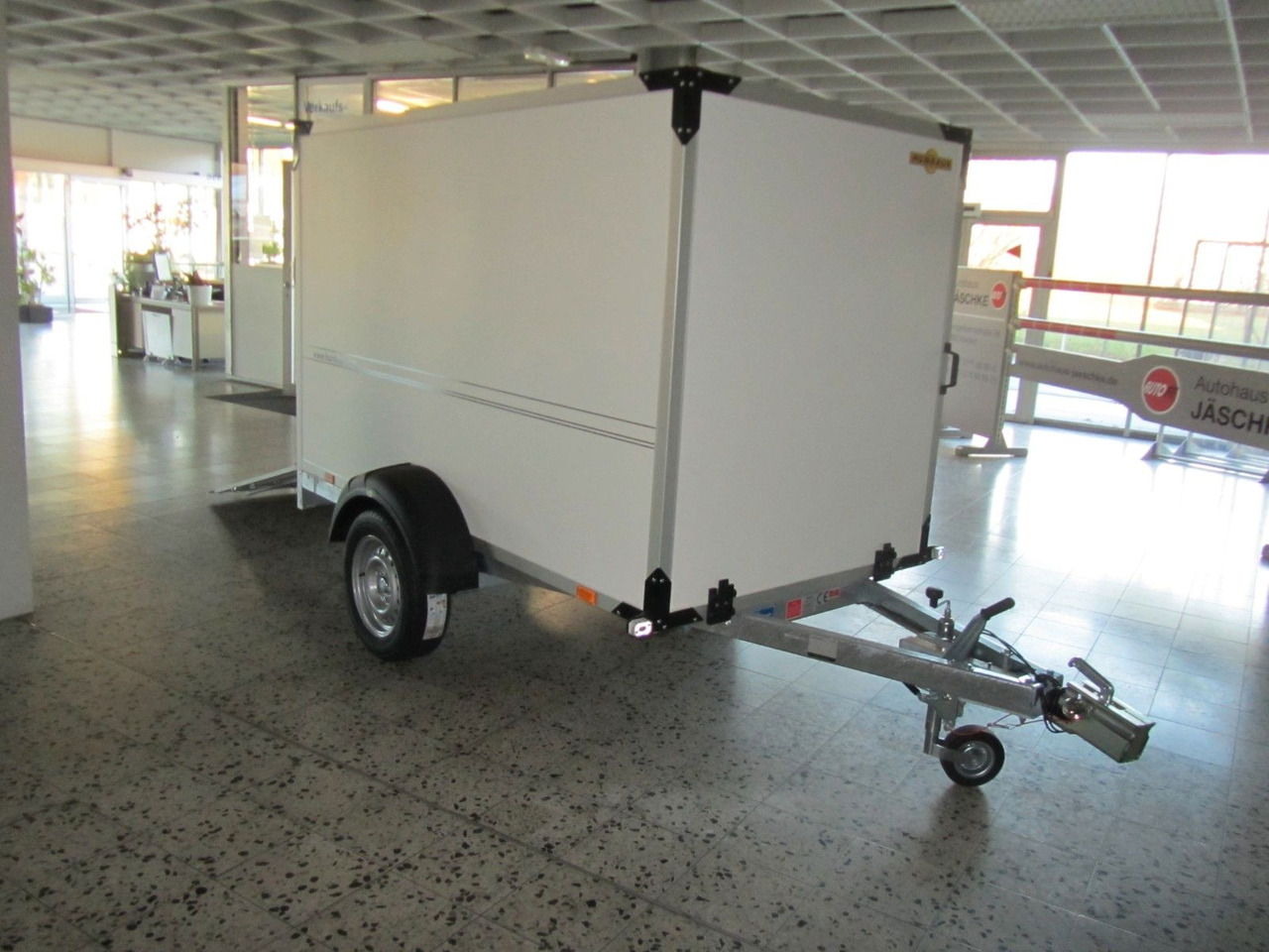 Humbaur HK 132513-15P Überfahrwand Kofferanhänger Flex - Trailer kotak tertutup: gambar 2 Humbaur HK 132513-15P Überfahrwand Kofferanhänger Flex - Trailer kotak tertutup: gambar 2