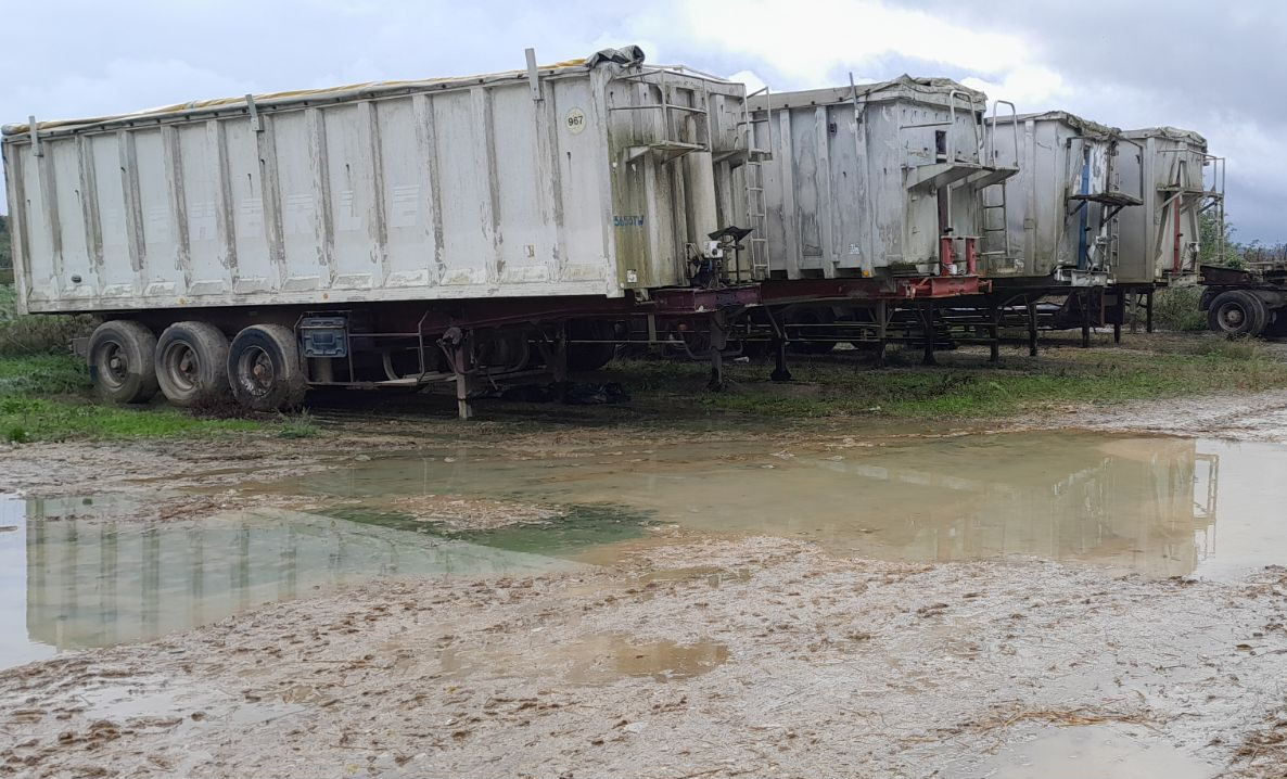 Semi-trailer jungkit BENALU: gambar 1